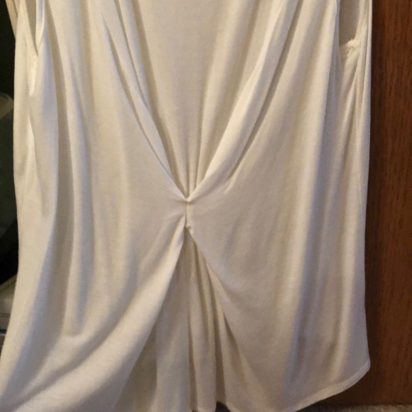 Fancy white tank top - Picture 3 of 4